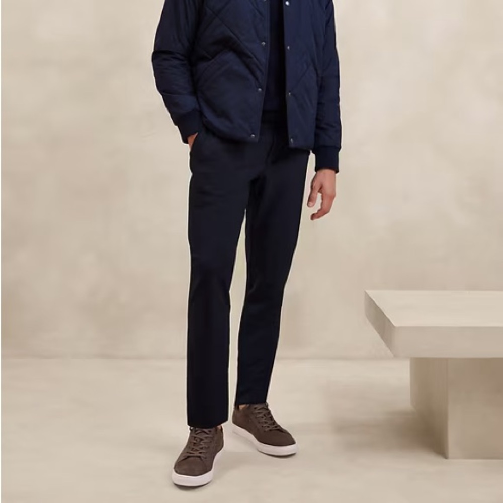 Slim Tapered Performance Pant
29W 32L